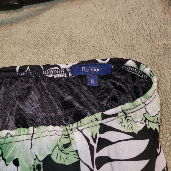 💚 2/$20 Reitmans floral print skirt with an elastic waist size 5 - Picture 3 of 3